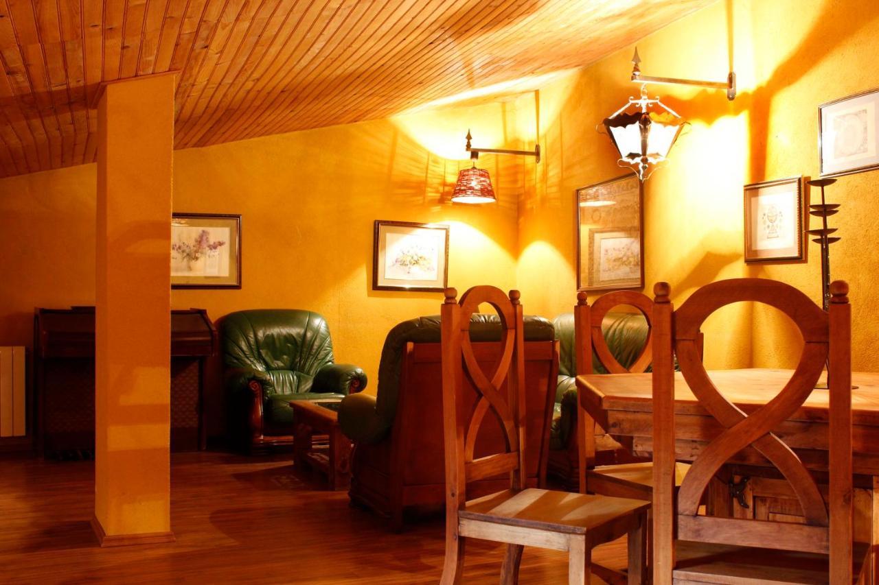 Hostatgeria Sant Jaume Hotel Corachar Exterior photo