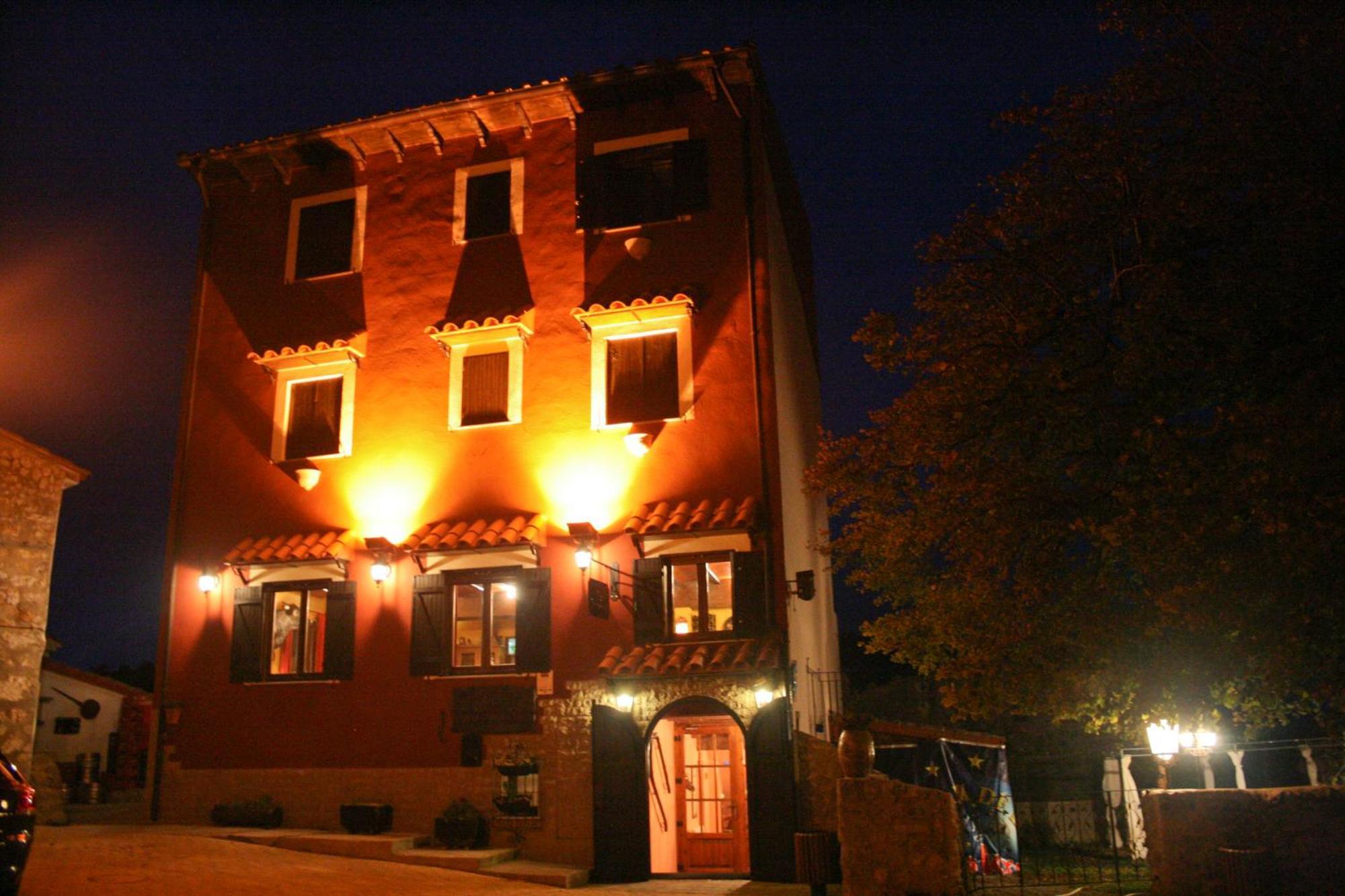 Hostatgeria Sant Jaume Hotel Corachar Exterior photo